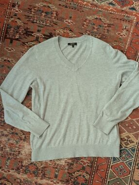 Quince Light Gray Women's V-Neck Sweater